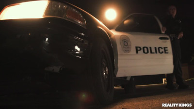 Hot Cop Makes A Stop