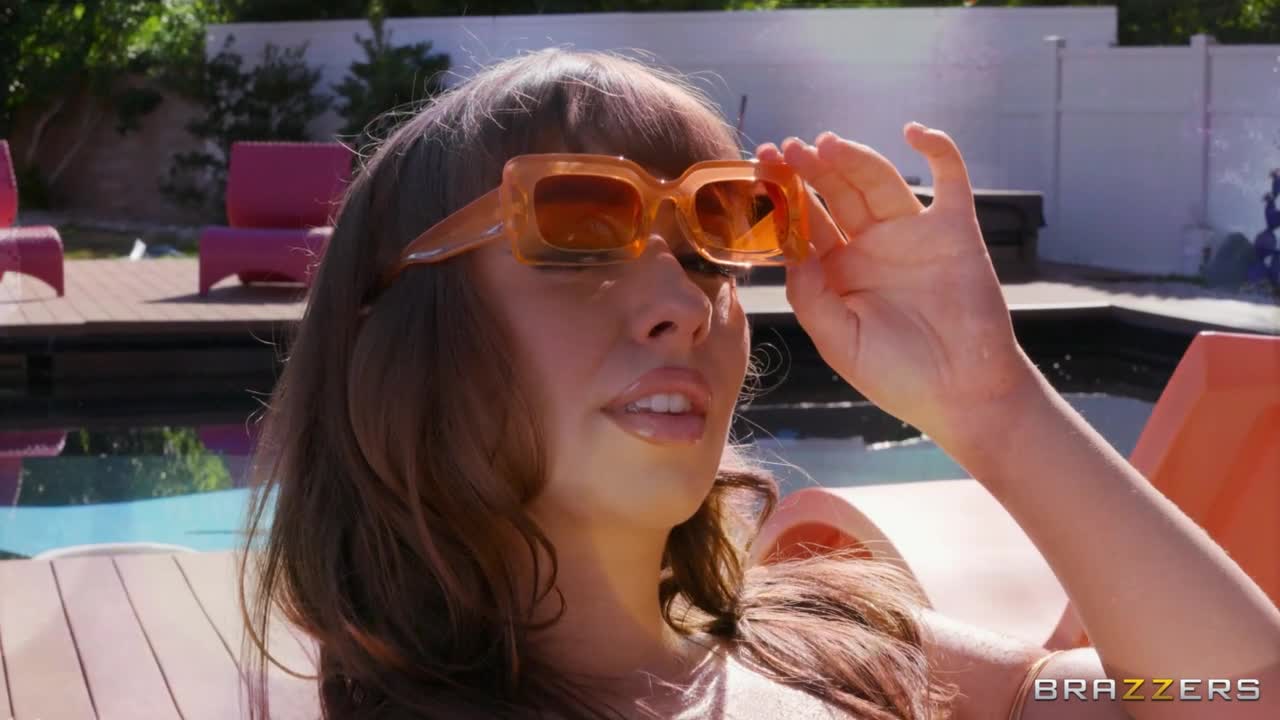 Squeeze Me, Please Me: Part 2 (34:18) | ePornFresh.