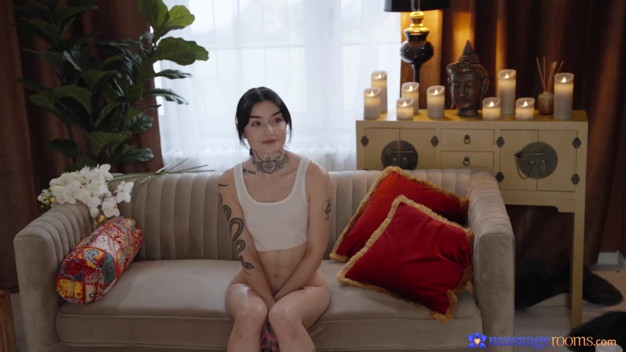 Hot goth girl thrills French teen (26:48) | ePornFresh.