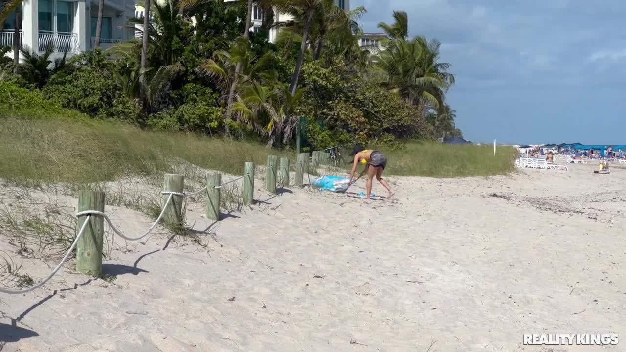 Pitching a Tent for the MILF (35:32) | ePornFresh.