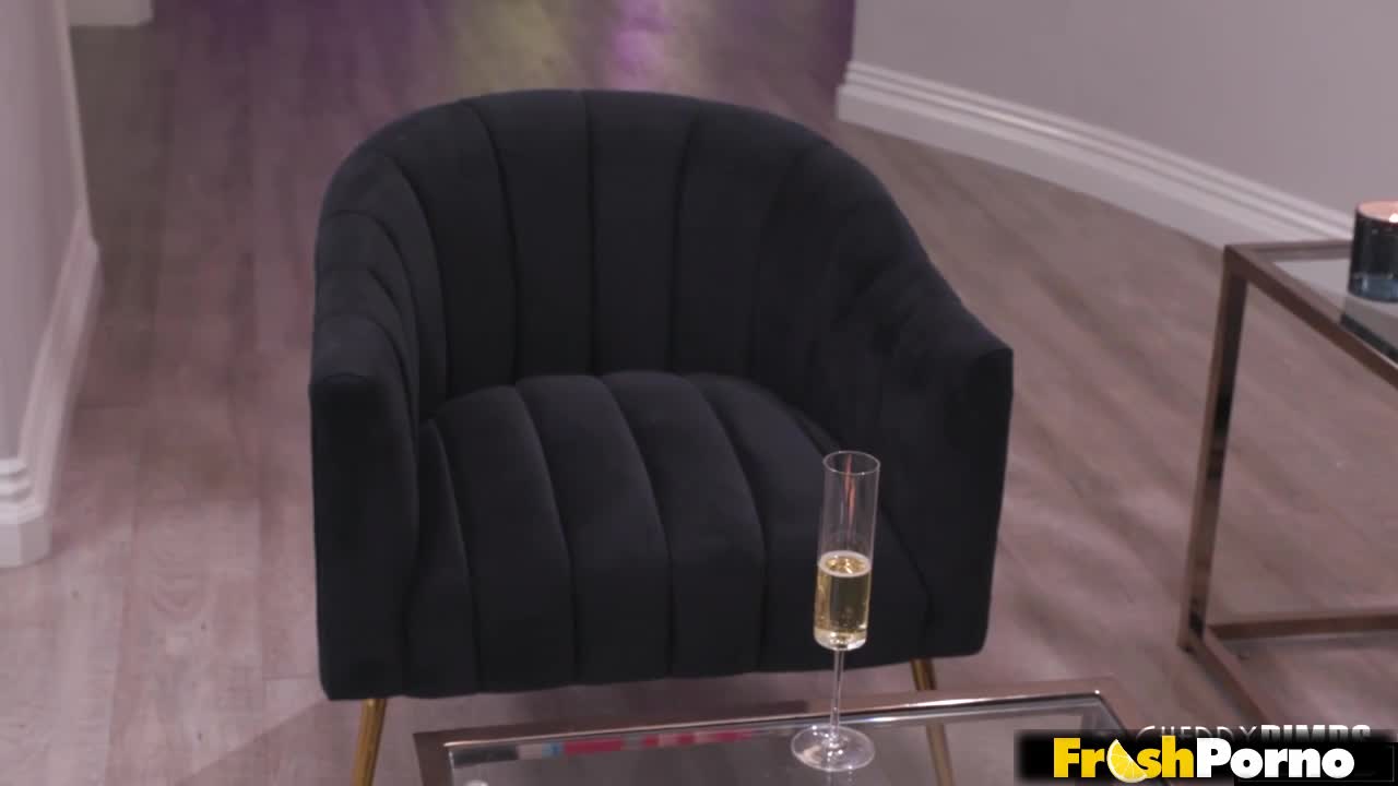 ONE SIDED WIFE SWAP (21:09) | ePornFresh.