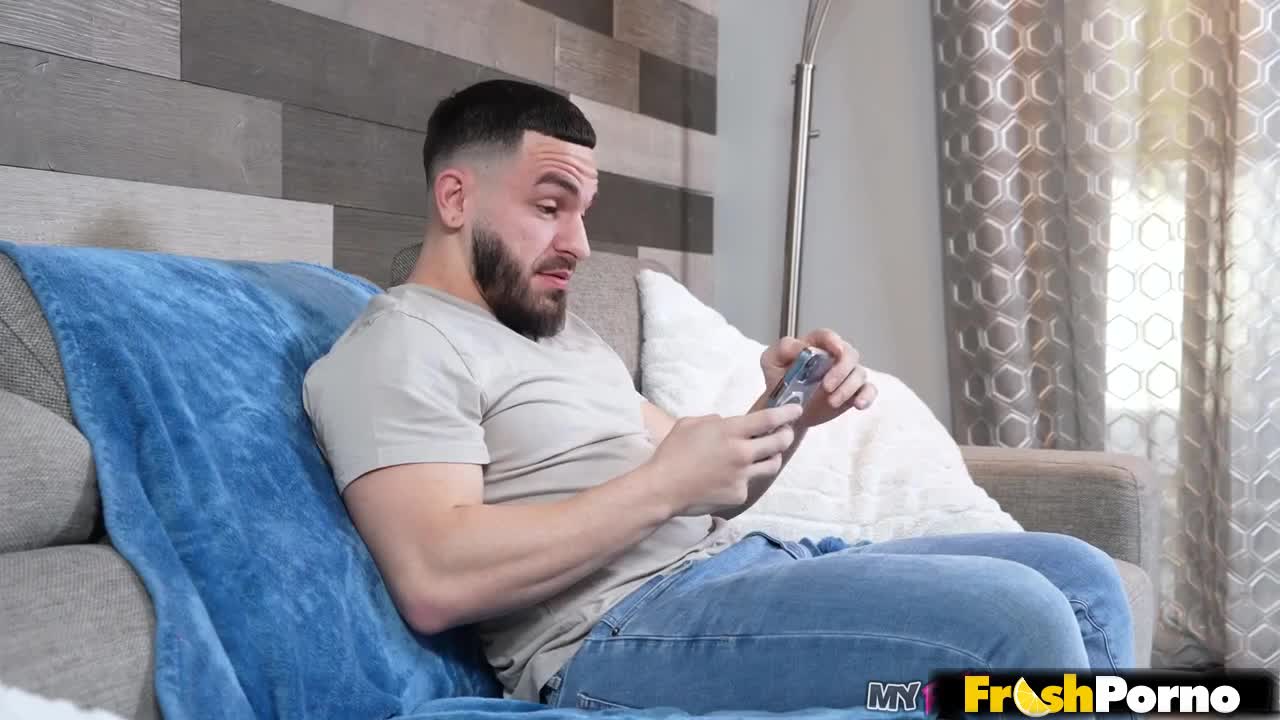 Kiki Klout (24:51) | ePornFresh.