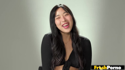 How Women Orgasm - Elle Lee