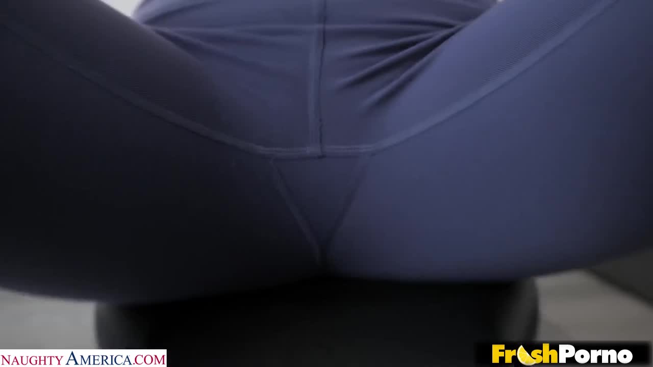 BUSTY NATURAL BLONDE KENZIE LOVE WORKS UP A SWEAT RIDING MARRIED COCK (44:52) | ePornFresh.