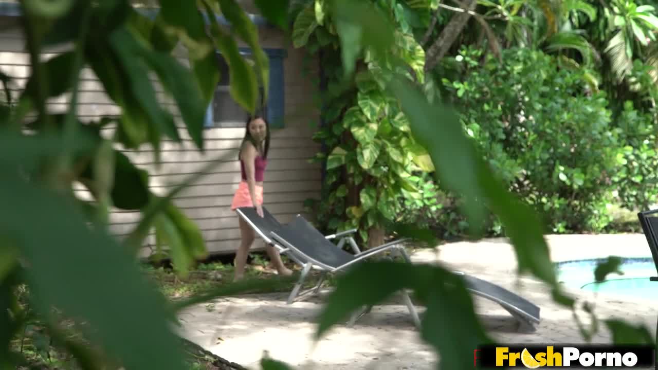 Teen Stepdaughter Caught Fapping In The Shed (16:28) | ePornFresh.