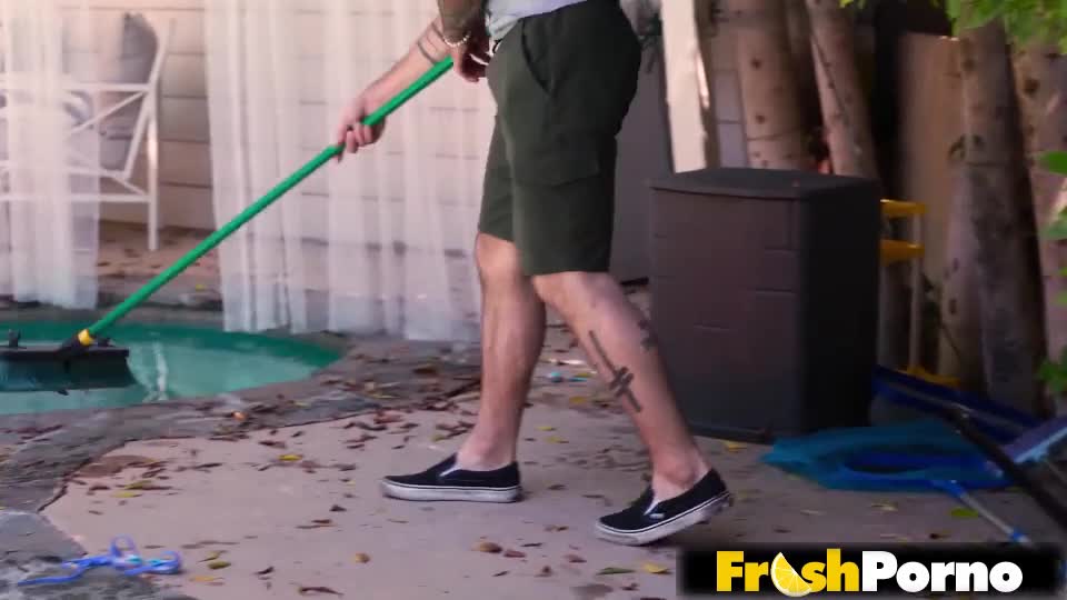 Squirting MILFs with Charli Phoenix | Hustler (33:45) | ePornFresh.