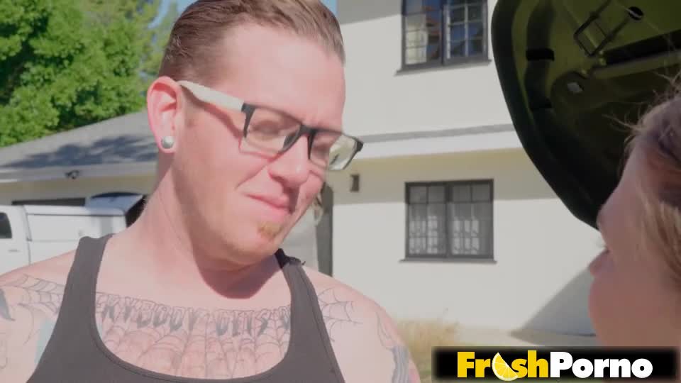 ar Mechanic Stimulator with Cece Mecta, Johnny Goodluck | OnlyTeenBlowjobs (20:04) | ePornFresh.