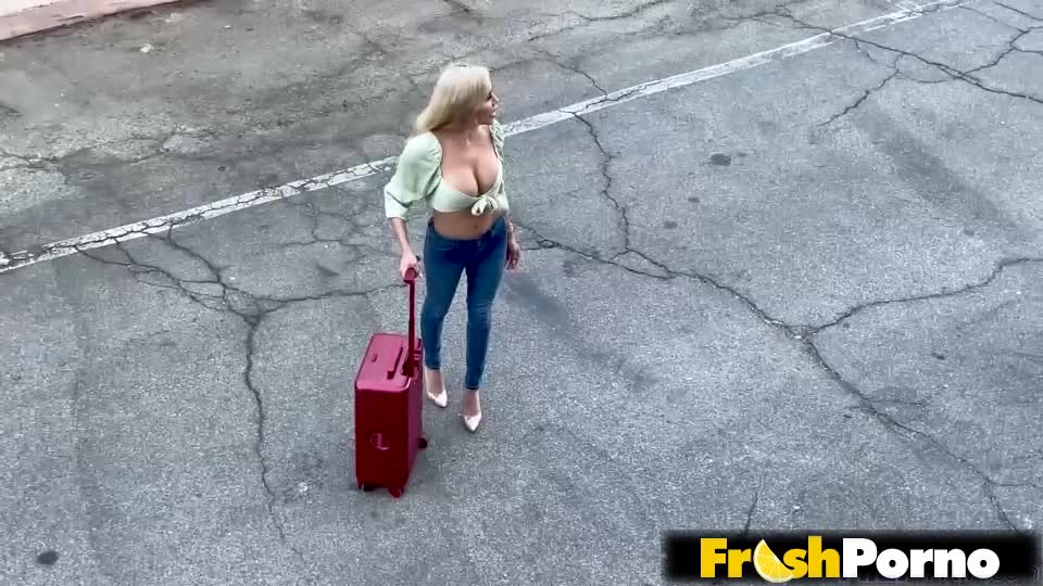 FIRST TIME FUCK FLICK FOR HOT BLONDE PUSSY with Caitlin Bell | MilfTrip (39:34) | ePornFresh.