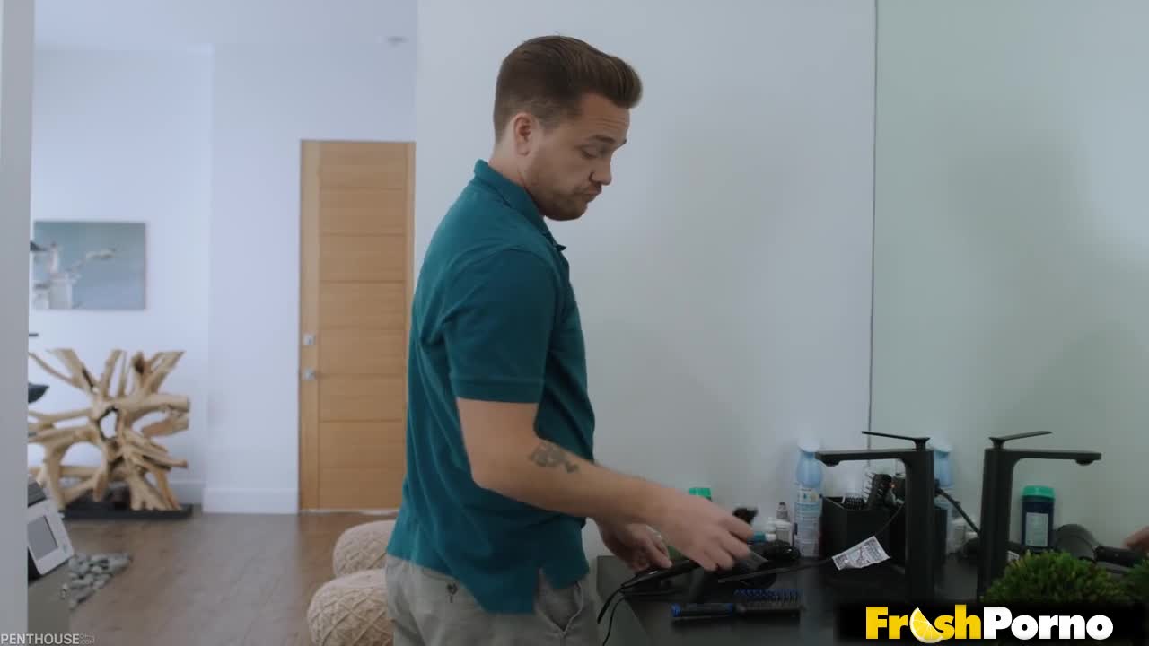 Sexy MILF Cop Sarah Taylor Gets Plowed with KYLE MASON, SARAH TAYLOR | PenthouseGold (26:42) | ePornFresh.