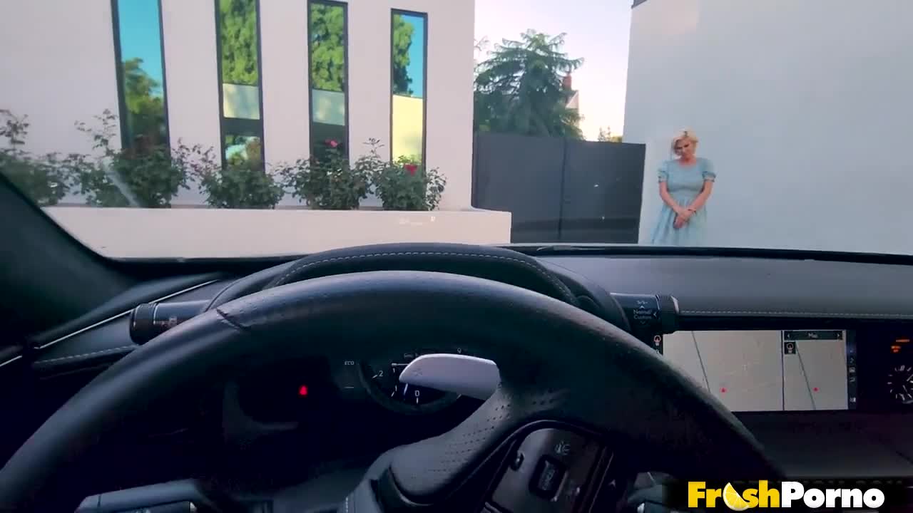 Everyone's Got A Mortgage To Pay with Charli Phoenix | Perv Mom (01:02:12) | ePornFresh.