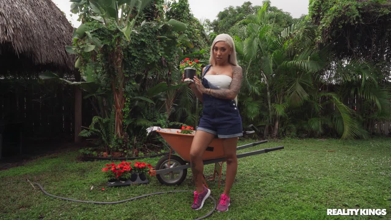 Hardcore Gardening (36:17) | ePornFresh.