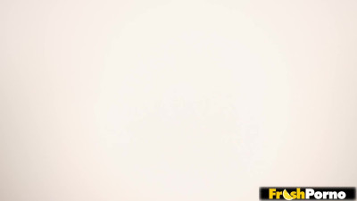 Brazzers - Hot For The Head Chef with Cherie Deville, Isiah Maxwell (January 23, 2023)