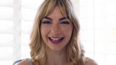 Up Close with Demi Hawks