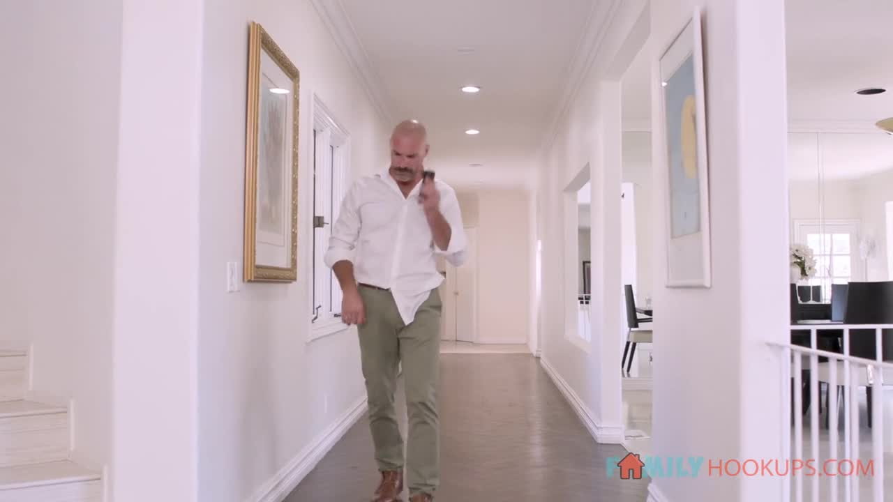 Braylin Bailey’s stepdad catches her masturbating (30:20) | ePornFresh.