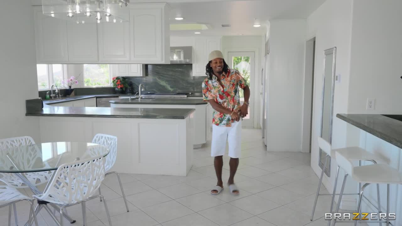 My Bro’s Ho Gots Nice Toes (39:23) | ePornFresh.