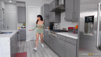 She's The Tits At Cum Pumpin'