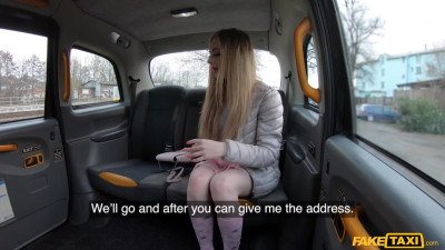 Brit Squirting on the Backseat