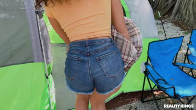 Cum-petitive Campers