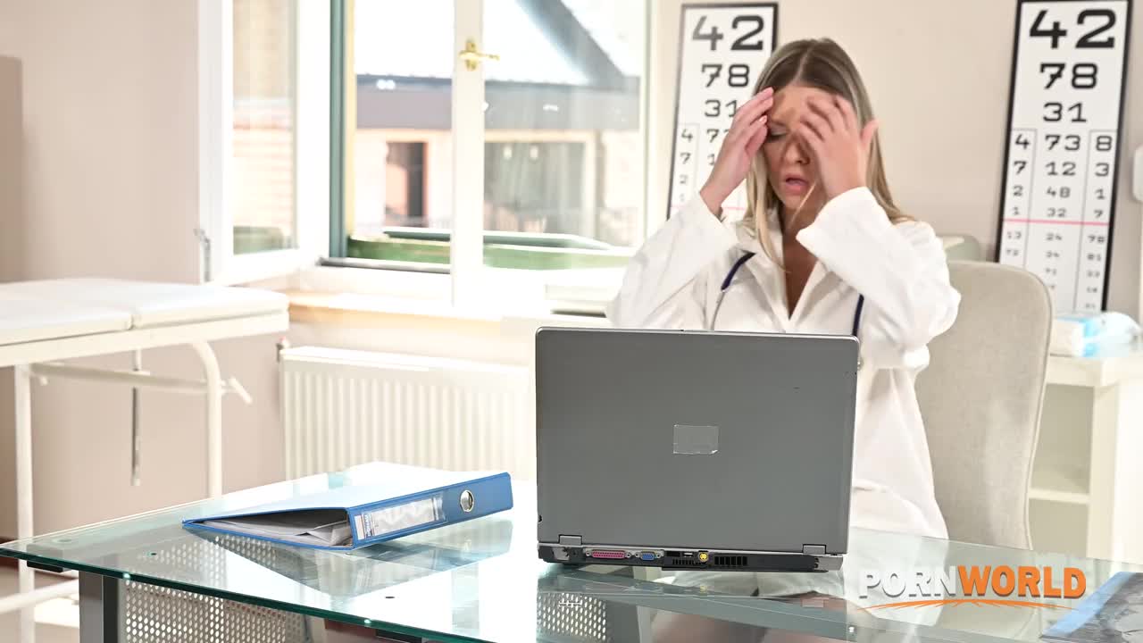 Cock Hungry Nurse Rebecca Volpetti Enjoys DP Pounding At The Clinic (59:09) | ePornFresh.