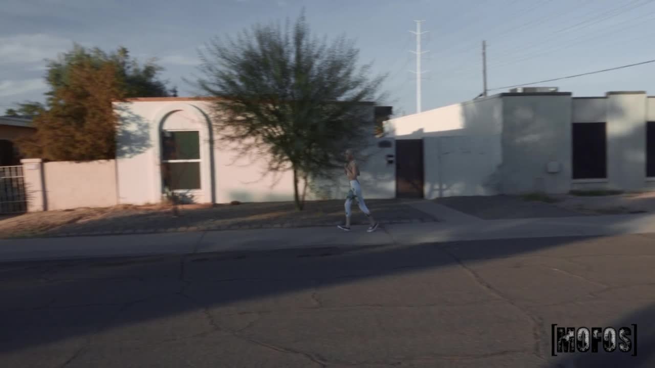 Stretching Out the Sexy Jogger (30:47) | ePornFresh.