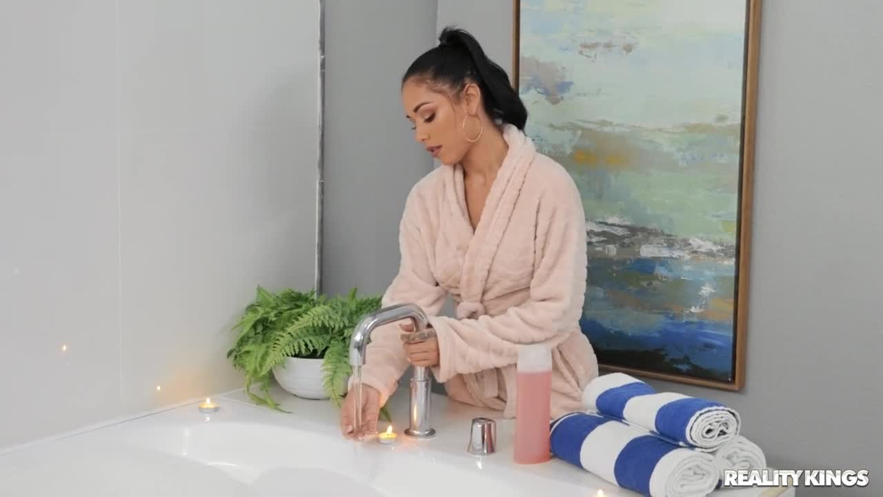 Pussy Pampering (24:45) | ePornFresh.