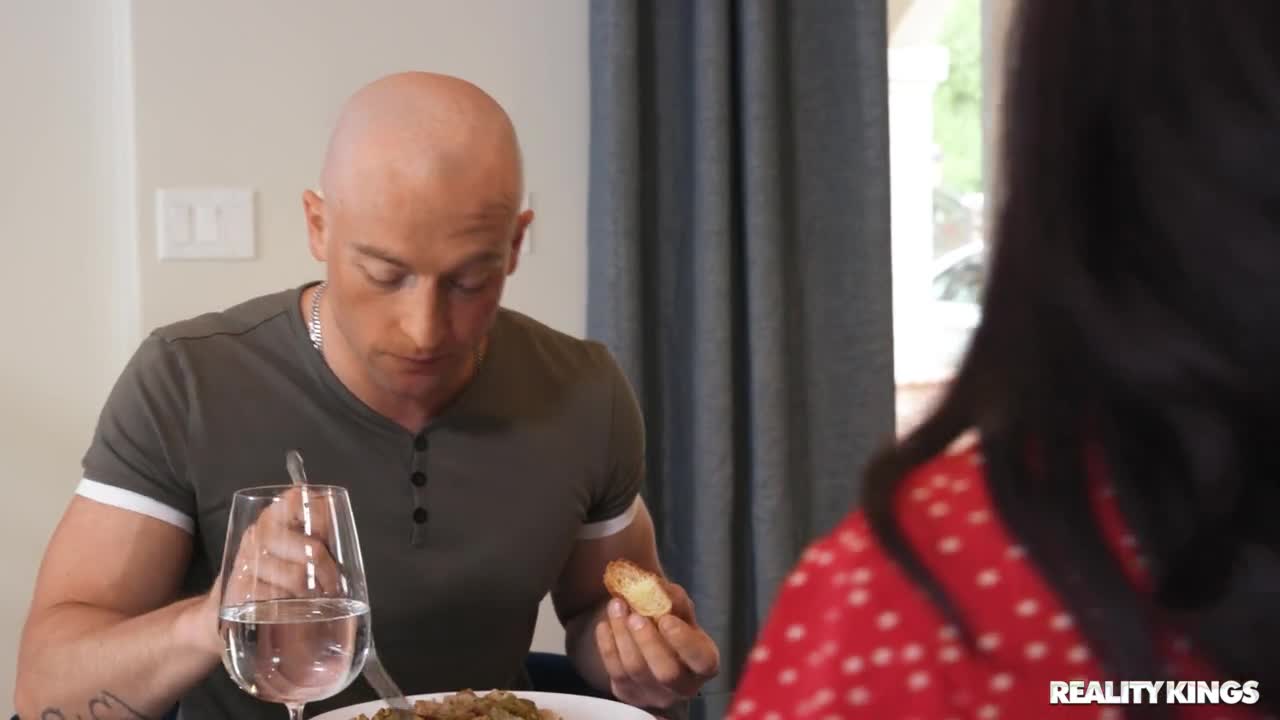 Thankful for the Threesome (41:15) | ePornFresh.
