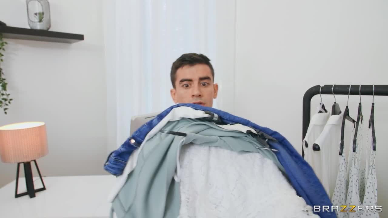 Bargain Humping (36:10) | ePornFresh.