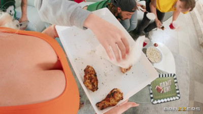 Mom Throws A Football Party!