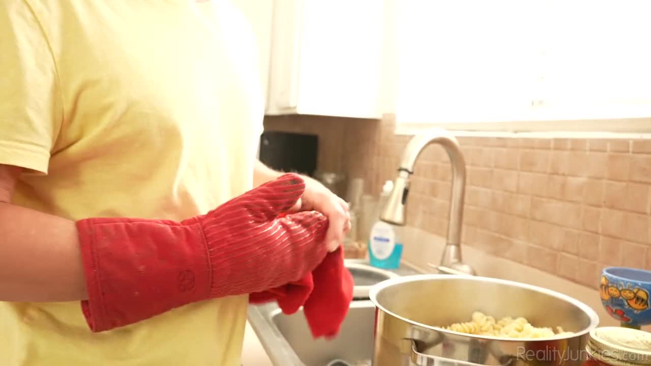 Family Fun Scene 4 (21:24) | ePornFresh.