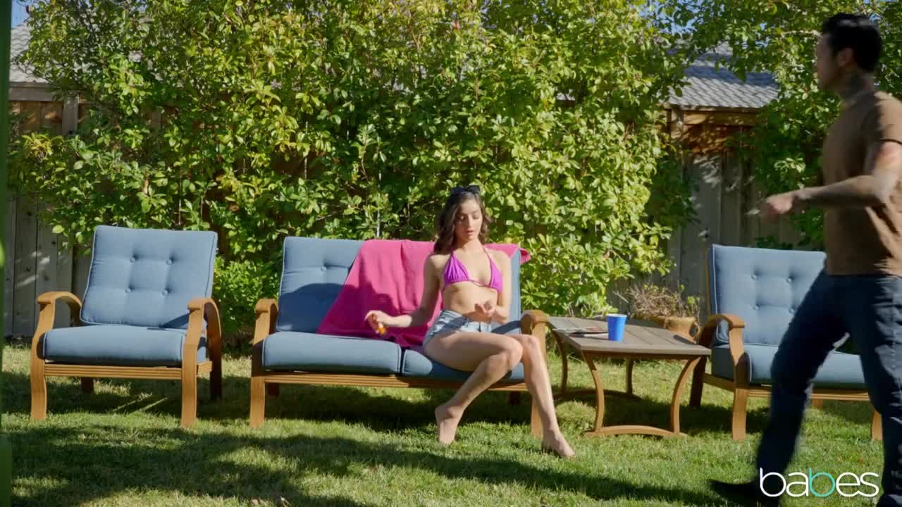 Good Fucks Make Good Neighbors (34:00) | ePornFresh.