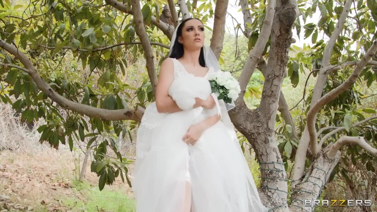 Runaway Bride Needs Dick (32:44) | ePornFresh.