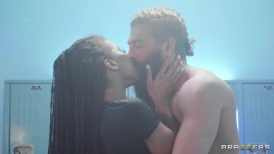 Kira Noir in Hot And Heavy