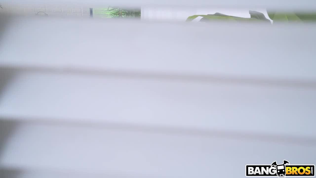 Sapphire LaPiedra in Peeping Roommate Gets Lucky (08:00) | ePornFresh.